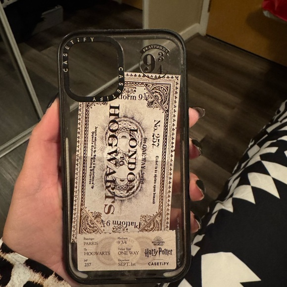 CASETIFY Harry Potter cases iPhone 12 Pro - Picture 3 of 5
